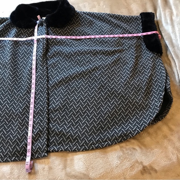 Marina Luna black and white tweed faux fur collar cape coat - Picture 10 of 10